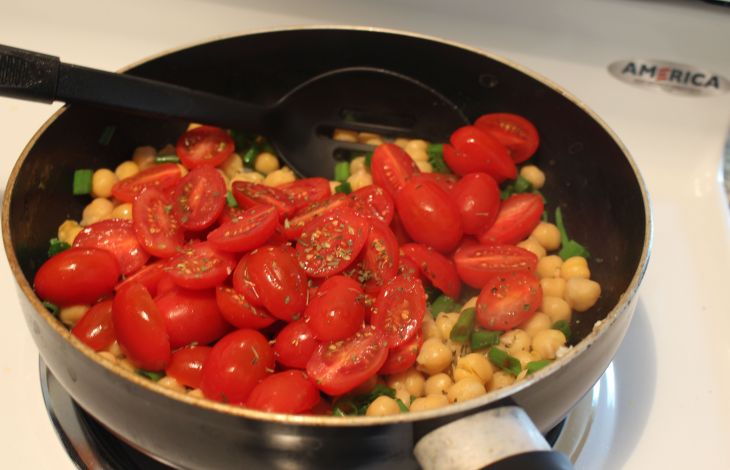 Ro Tel (gewürfelte Tomaten mit grünen Chilis) mit Hackfleisch zubereiten