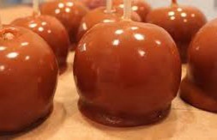 Äpfel mit Karamellüberzug machen