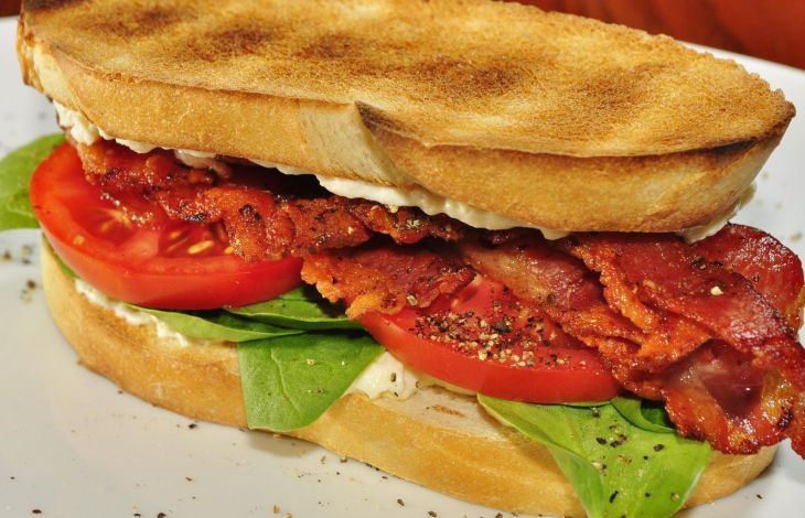 Ein BLT Sandwich zubereiten