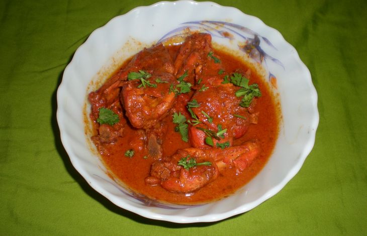 Eine Sauce aus Hühnchen Bratensaft zubereiten