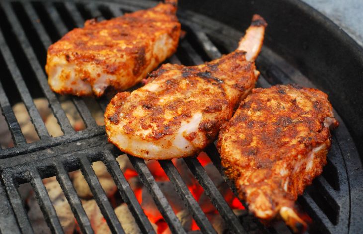 Grillmethoden für Schweinekoteletts