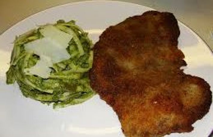 Paniertes Steak zubereiten
