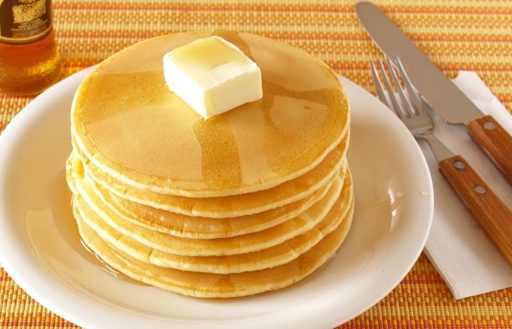 Pfannkuchen oder Pancake zubereiten
