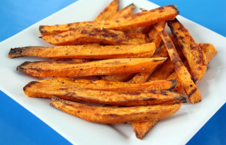 Süßkartoffel Pommes zubereiten