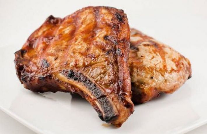 4 Möglichkeiten, Schweinekoteletts zu kochen