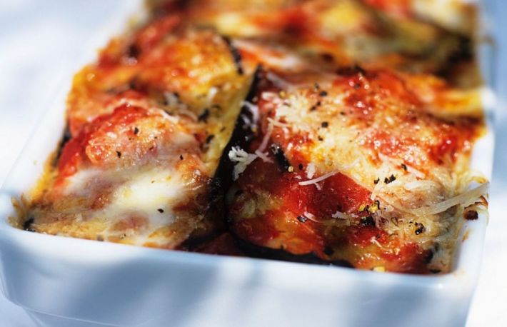 Auberginen mit Parmesankäse zubereiten