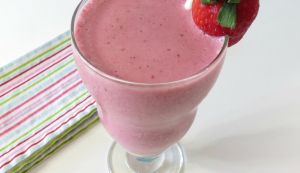 Erdbeeren Milchshake herstellen