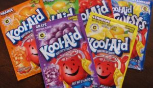 Kool Aid Flecken aus der Haut bringen