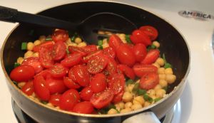 Ro Tel (gewürfelte Tomaten mit grünen Chilis) mit Hackfleisch zubereiten