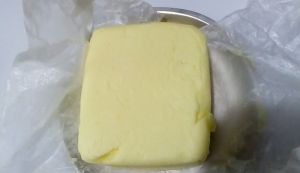 Mit einer Küchenmaschine in 2 Minuten Butter herstellen