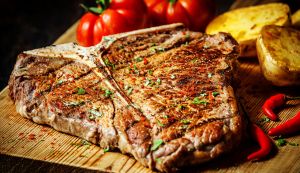 Ein T Bone Steak braten