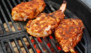 Grillmethoden für Schweinekoteletts