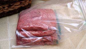 Gefrorenes Hackfleisch auftauen