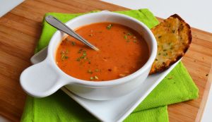 Tomatensuppe zubereiten