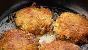 Kartoffelrösti zubereiten