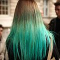 Grüne oder blaue Haarfarbe ohne Bleiche aus dem Haar entfernen