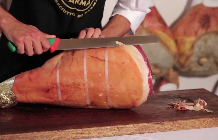 Einen Schinken zubereiten